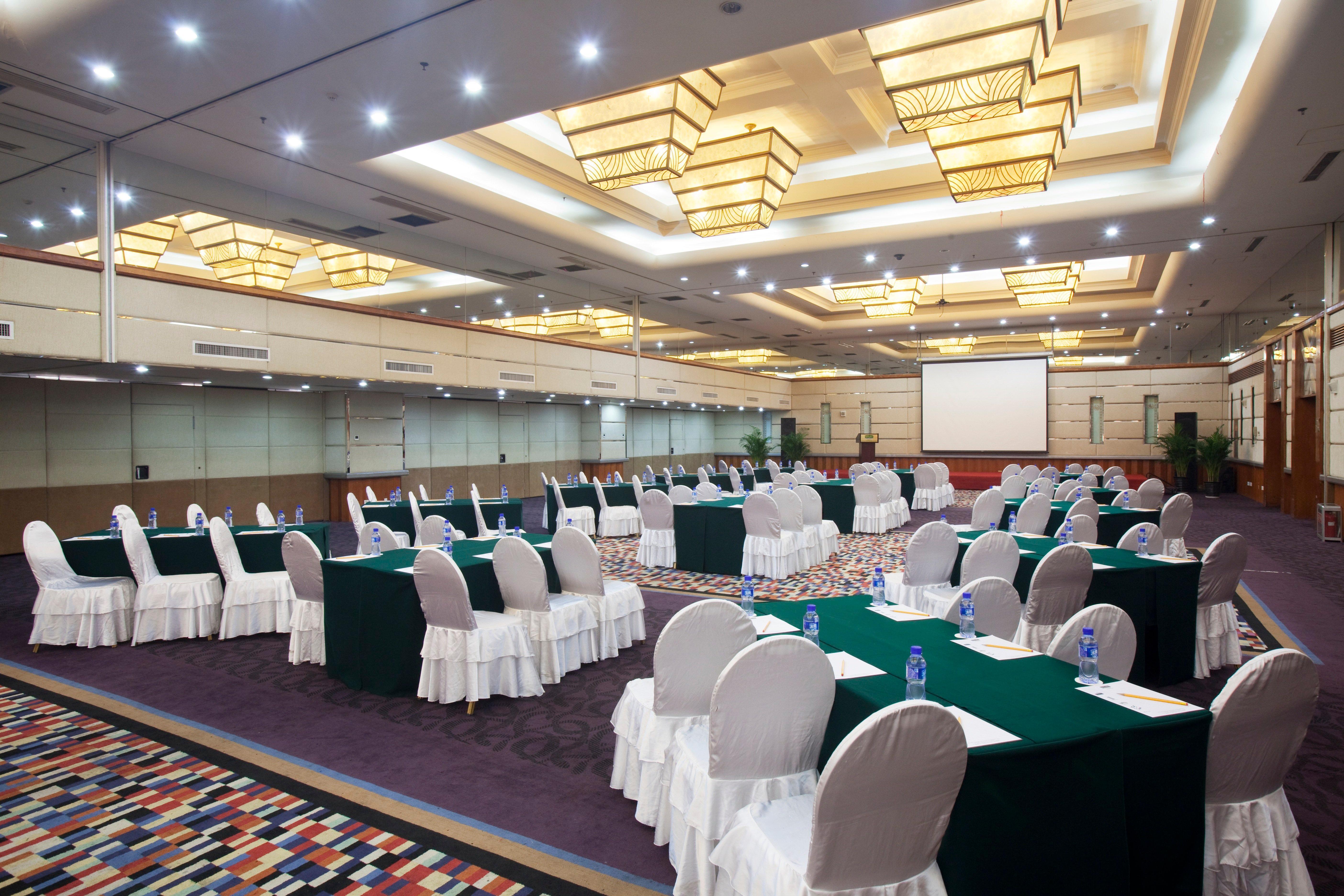 Holiday Inn Hohhot, An Ihg Hotel Exterior photo